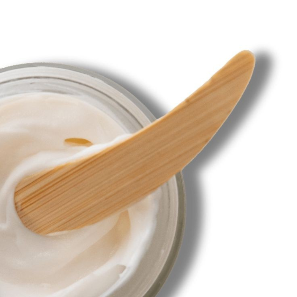 Free cream applicator